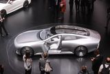 Mercedes-Benz IAA je koncept plug-in hybridu, který má extrémně nízký koeficient aerodynamického odporu. Výkon soustrojí dosahuje 279 koní, maximální rychlost vozu činí 250 kilometrů v hodině. Přímo tento vůz se do výroby zřejmě nedostane, zhmotňuje ale představy značky o budoucím designu i technice značky.