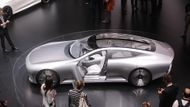 Mercedes-Benz IAA je koncept plug-in hybridu, který má extrémně nízký koeficient aerodynamického odporu. Výkon soustrojí dosahuje 279 koní, maximální rychlost vozu činí 250 kilometrů v hodině. Přímo tento vůz se do výroby zřejmě nedostane, zhmotňuje ale představy značky o budoucím designu i technice značky.