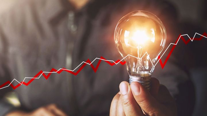 Energetický svetr: Průvodce cenovou krizí; Zdroj foto: Shutterstock.com, Aktuálně.cz