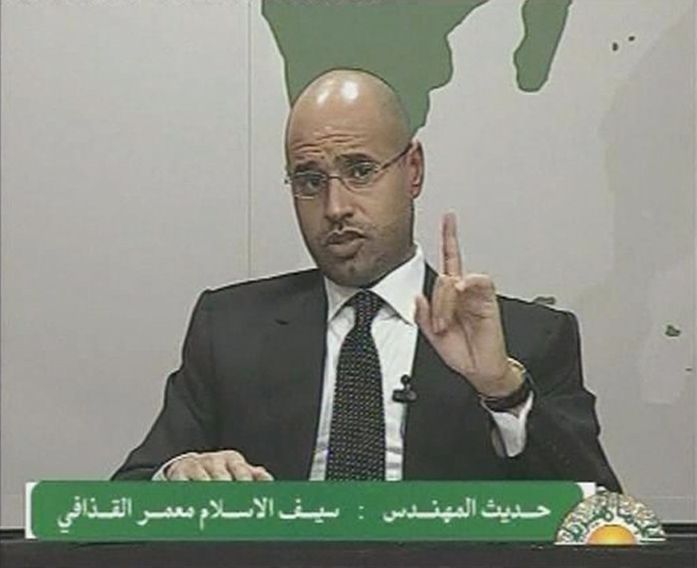 Kaddáfího syn Sajf Islám během proslovu v televizi