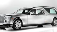 Novinkou je Rolls-Royce Phantom Hearse B12, který je určitě nejluxusnějším pohřebním automobilem na světě.