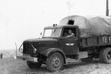 Počátkem dubna 1950 vyrobila nová automobilka Csepel první sériové nákladní auto.