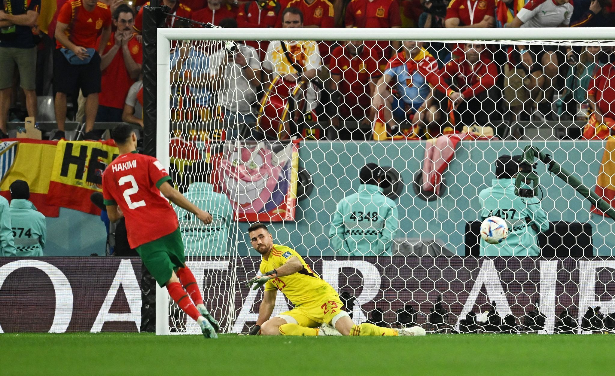 Ašraf Hakimí dává rozhodující penaltu v osmifinále MS 2022 Maroko - Španělsko