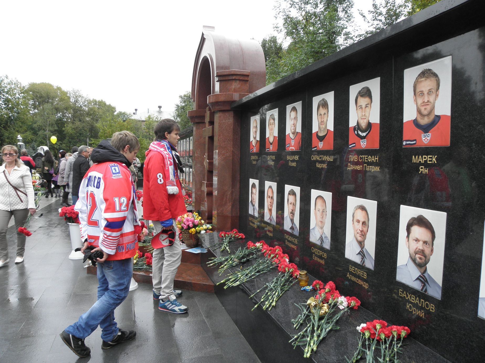 Výročí dvou let od tragického pádu letadla s hokejovým týmem Jaroslavle