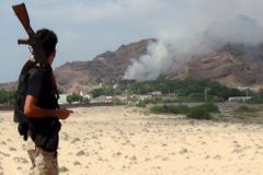 Na jihu Jemenu zemřelo při raketovém útoku 17 civilistů