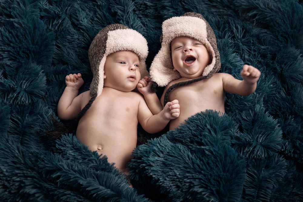 roztomilá miminka dvojčata děti