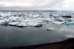 Krize na Islandu pokračuje. Stát převzal největší banku