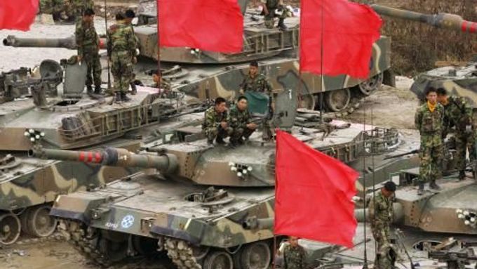 Jihokorejští tankisté. I oni by měli během několika let přebírat rozkazy od vlastních, nikoli amerických generálů
