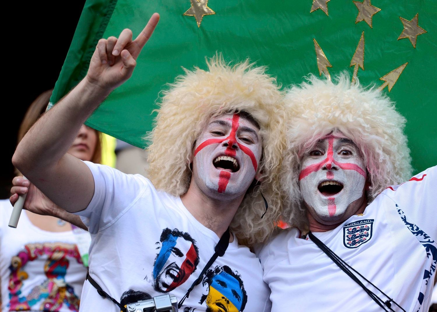Angličtí fanoušci před utkáním Francie - Anglie na Euru 2012