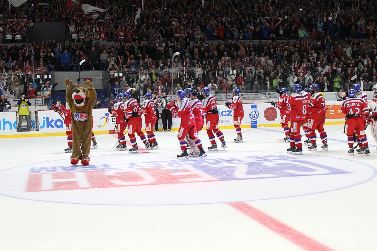 EHT, Česko-Finsko: maskot a radost české hokejové reprezentace