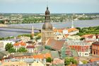 Riga (Lotyšsko) - hlavní město Lotyšska a zároveň největší v Pobaltí nabízí dokonalou symbiózu dávné historie a doby moderní. Kromě středověké části Vecriga nebo secesních čtvrtí vystavených na přelomu 19. a 20. století se tu lze odreagovat i v moderních a nově vystavených městských částech. K návštěvě vybízí i 30 kilometrů vzdálené letovisko Jermala na pobřeží Baltského moře, snadno dostupné příměstským vlakem.