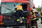 Převrácený kamion na dvě hodiny uzavřel dálnici D1 u Ostrovačic