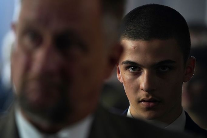 Clotaire (Malik Frikah) je rebelující teenager, který má nakročeno do kriminálu.