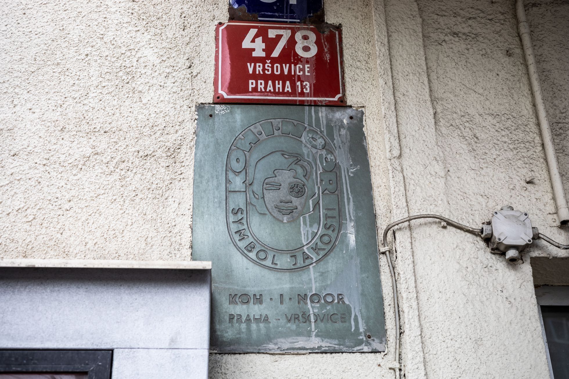 Kooh-i-noor, Vršovice, Praha, Domácí