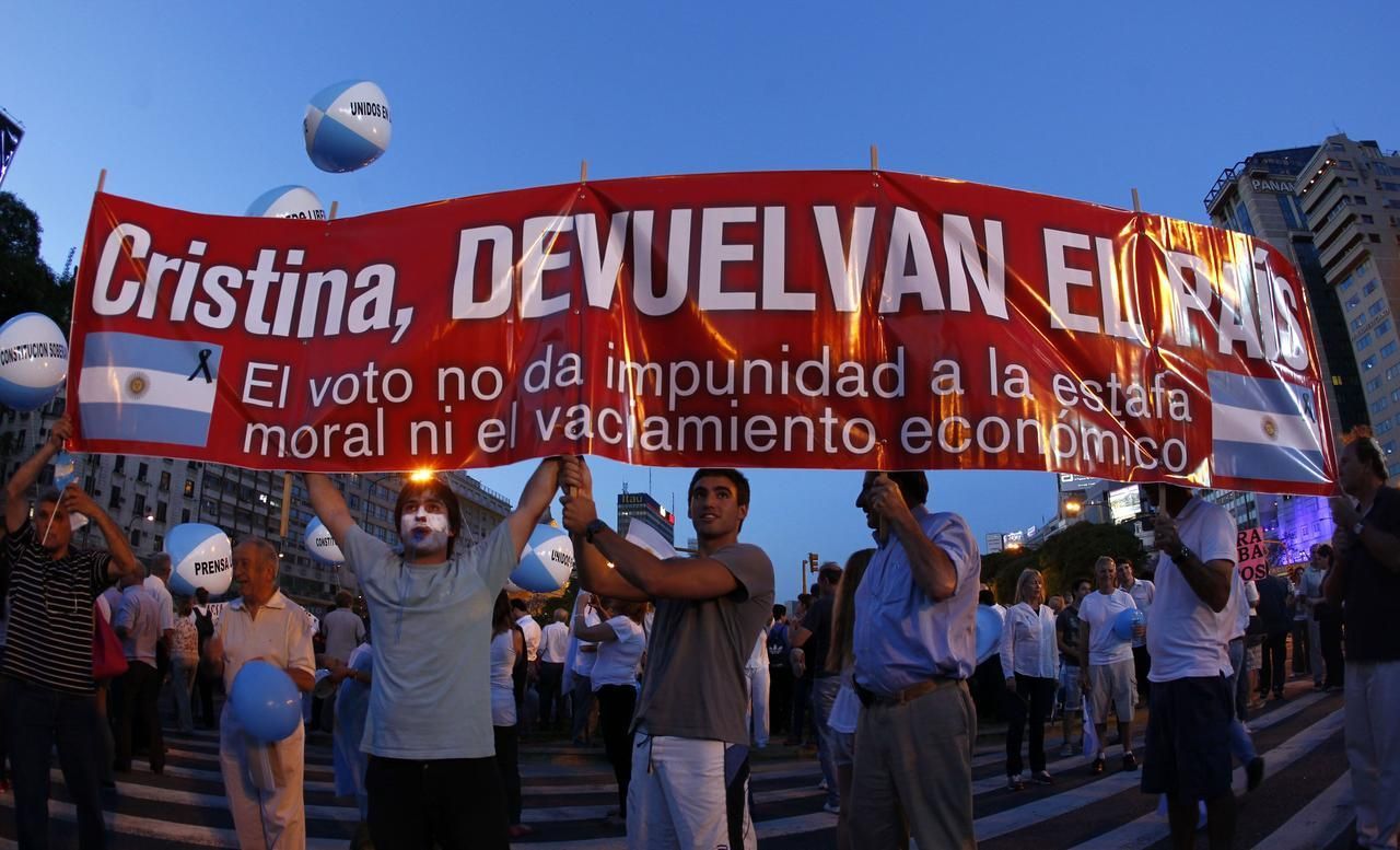 Foto: Proti argentinské prezidentce vytáhly do ulic statisíce lidí