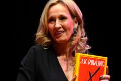 Rowlingové román pro dospělé zfilmuje BBC