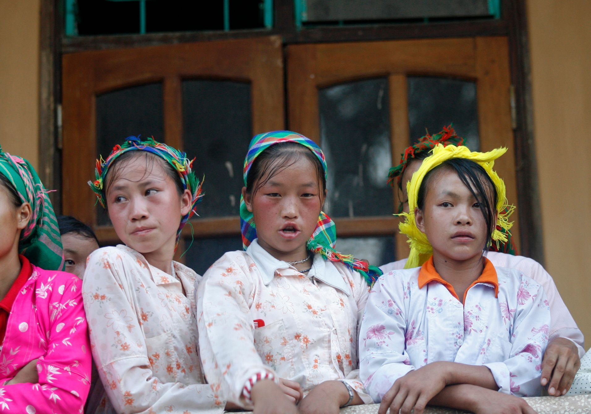 mladé dívky, příslušnice etnika Černí Hmongové, Vietnam