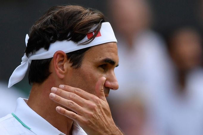 Roger Federer ve čtvrtfinále Wimbledonu 2021.