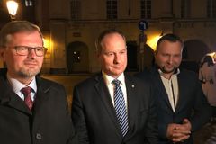 Politici probírali nad večeří předsedu Senátu. Zatím zaznělo jedno jméno, Kubera