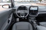 Kabina se v roce 2019 výrazně proměnila, došlo především na volně stojící obrazovku, opět ve stylu tehdejších dalších modelů Hyundai.