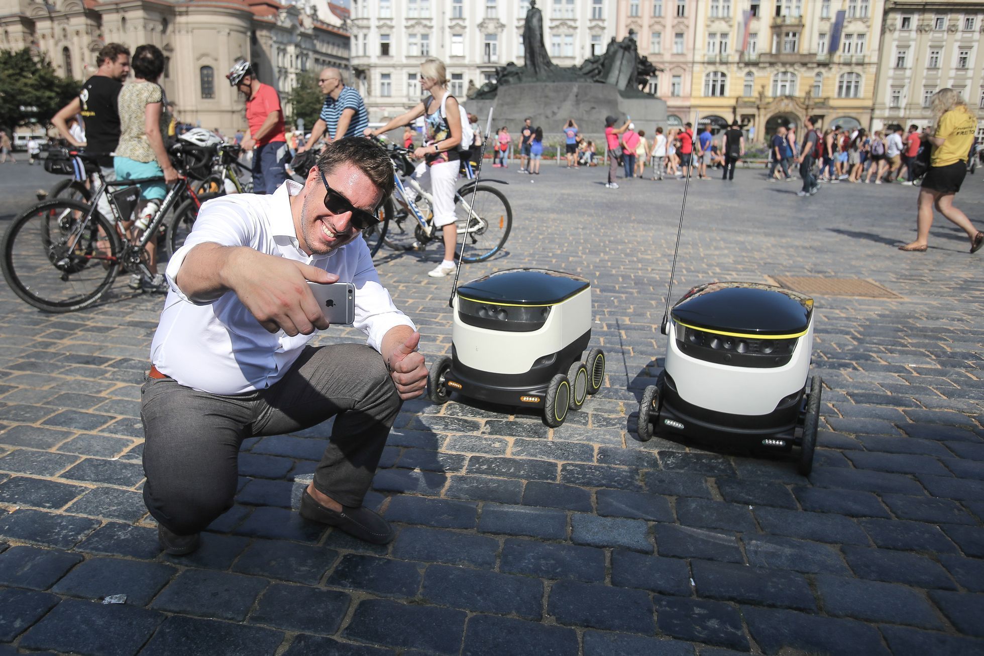 Samodoručovací robot firmy Starship Technologies prvně v Praze pro Rohlik.cz