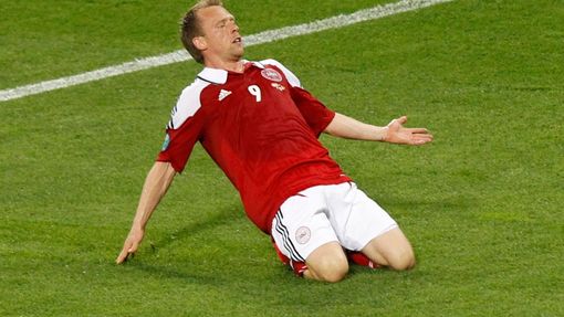 Dánský fotbalista Michael Krohn-Dehli slaví gól v síti Němců v utkání skupiny B na Euru 2012.
