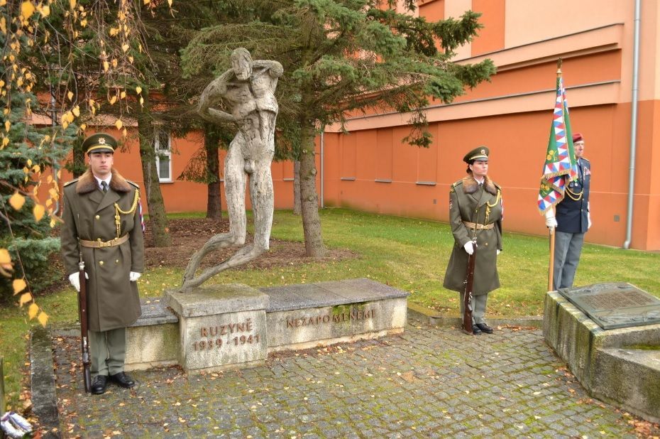 Vzpomínkový akt Spolku pro zachování odkazu českého odboje (snímek ze 17. listopadu 2017)