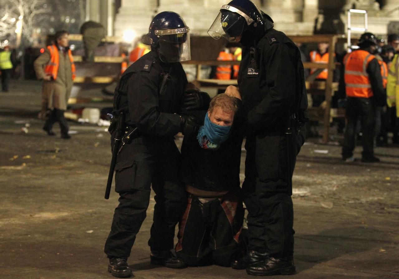 Policie vyklidila tábor demonstrantů v centru Londýna