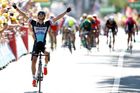Trojnásobný mistr světa v cyklokrosu rozhodl o svém triumfu po úniku v závěru v ulicích Le Havru a stal se prvním českým vítězem etapy na Tour po 14 letech.