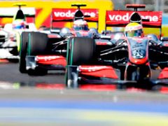 Hamilton, Kovalainen a Barrichello se drželi po startu Velké ceny Evropy v čele závodu.