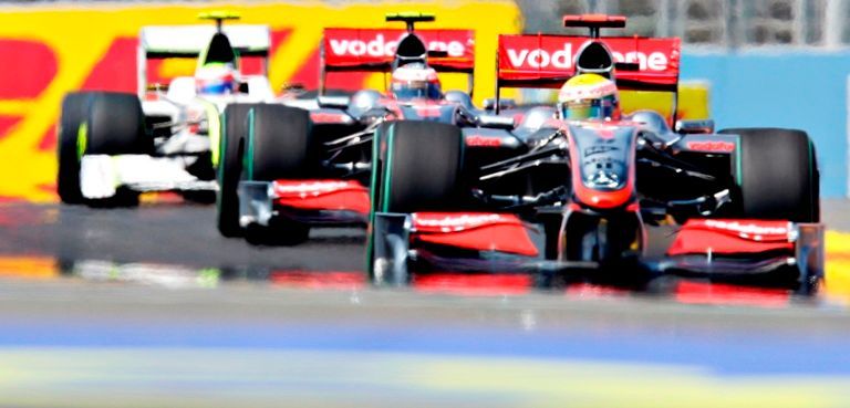 Hamilton, Kovalainen a Barrichello se drželi po startu Velké ceny Evropy v čele závodu.