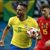 Renato Augusto slaví gól v zápase Brazílie - Belgie na MS 2018