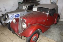 Unikátní sbírka historických aut Praga bojuje o život. Město hledá prostor pro 100 veteránů
