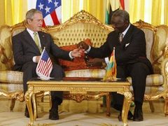 George Bush a ghanský prezident John Kufuor