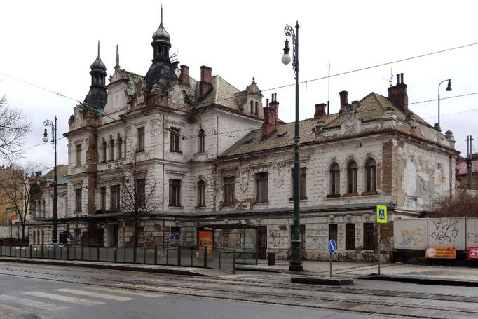 Nádraží Vyšehrad - průčelí.