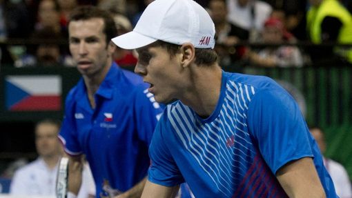 Radek Štěpánek a Tomáš Berdych při čtyřhře ve finále Davis Cupu