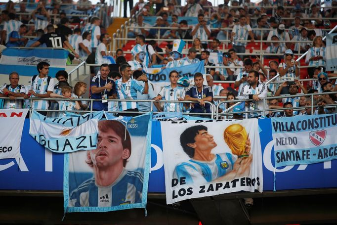 Argentinští fanoušci v zápase Argentina - Island na MS 2018