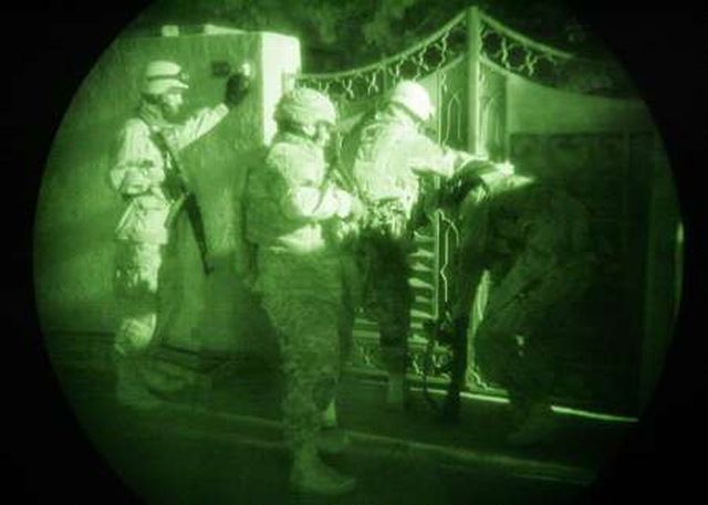 Irák vojáci zatýkání