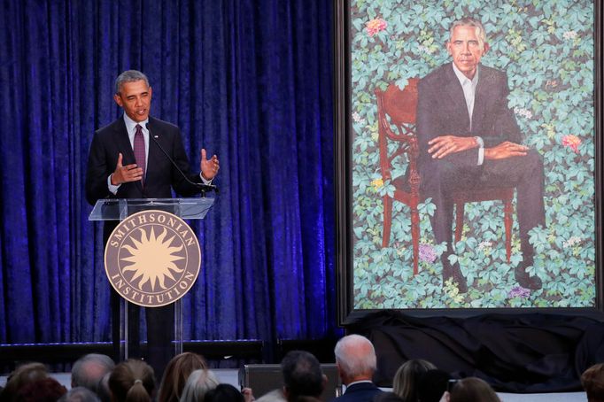 Barack Obama na odhalení svého nového oficiálního portrétu.