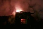 Při požáru v domově důchodců zahynuly asi desítky lidí