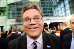 Finského ministra zahraničí napadl pravicový útočník na farmářských trzích