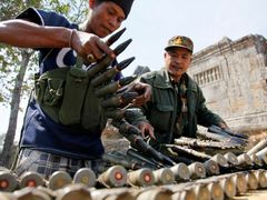 Obě strany tvrdí, že hájí své území - na obr. kambodžský voják