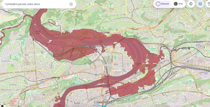 Povodně by v případě stoleté vody zatopili největší pražský Císařský ostrov v Bubenči, pak i část ZOO Praha. Zatopily by i velkou část parku Stromovka či čtvrť Karlín.