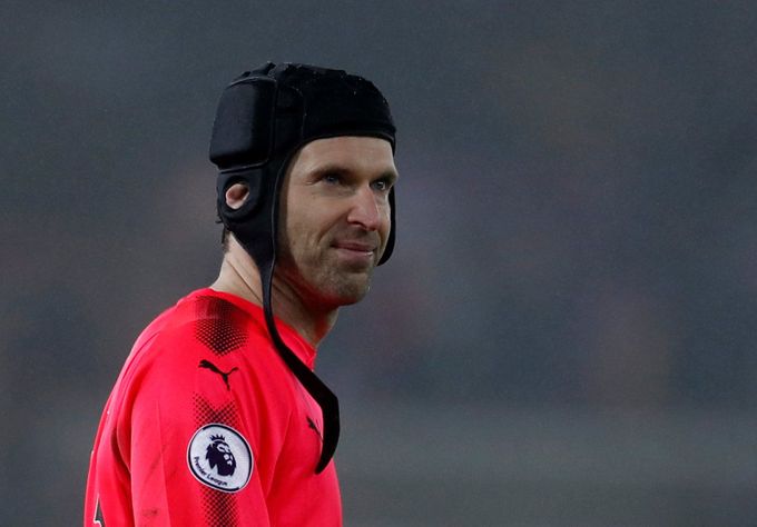 Petr Čech v zápase se Swansea