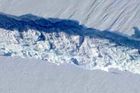Ledovce tají rychleji, hladiny oceánů mohou do konce století stoupnout až o metr a půl