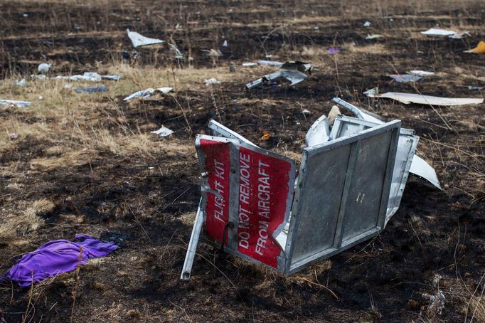 Trosky malajsijského letounu MH17 na východě Ukrajiny