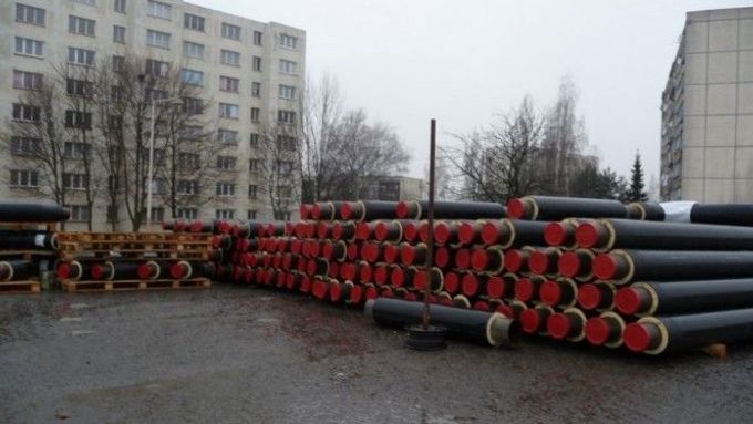 Moderní potrubí, které spojí horkovodní soustavy v České Lípě.
