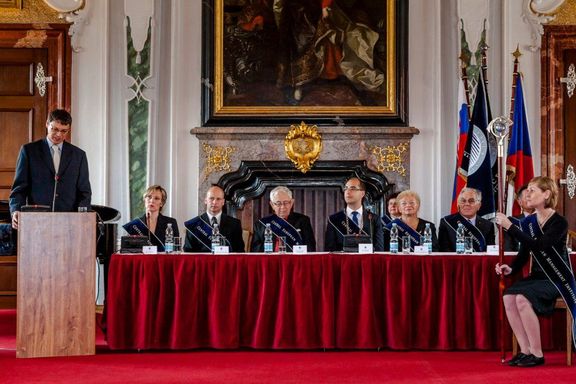 Promoce absolventů se koná vždy v Břevnovském klášteře v Praze.