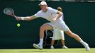 Kevin Anderson v zápase s Tomášem Berdychem na Wimbledonu 2013