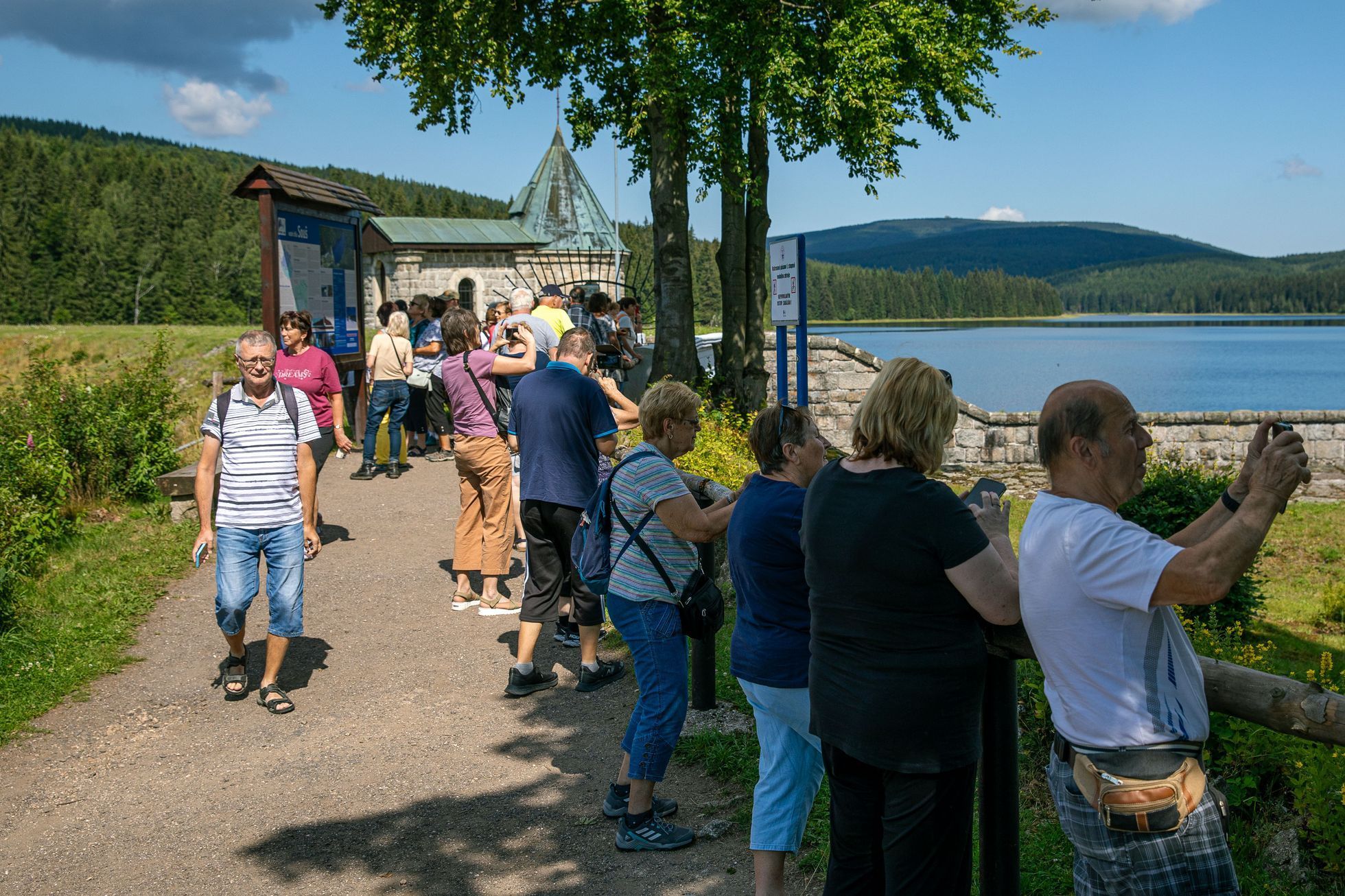 Jizerské hory a turismus, osada Jizerka, vodní nádrž Souš